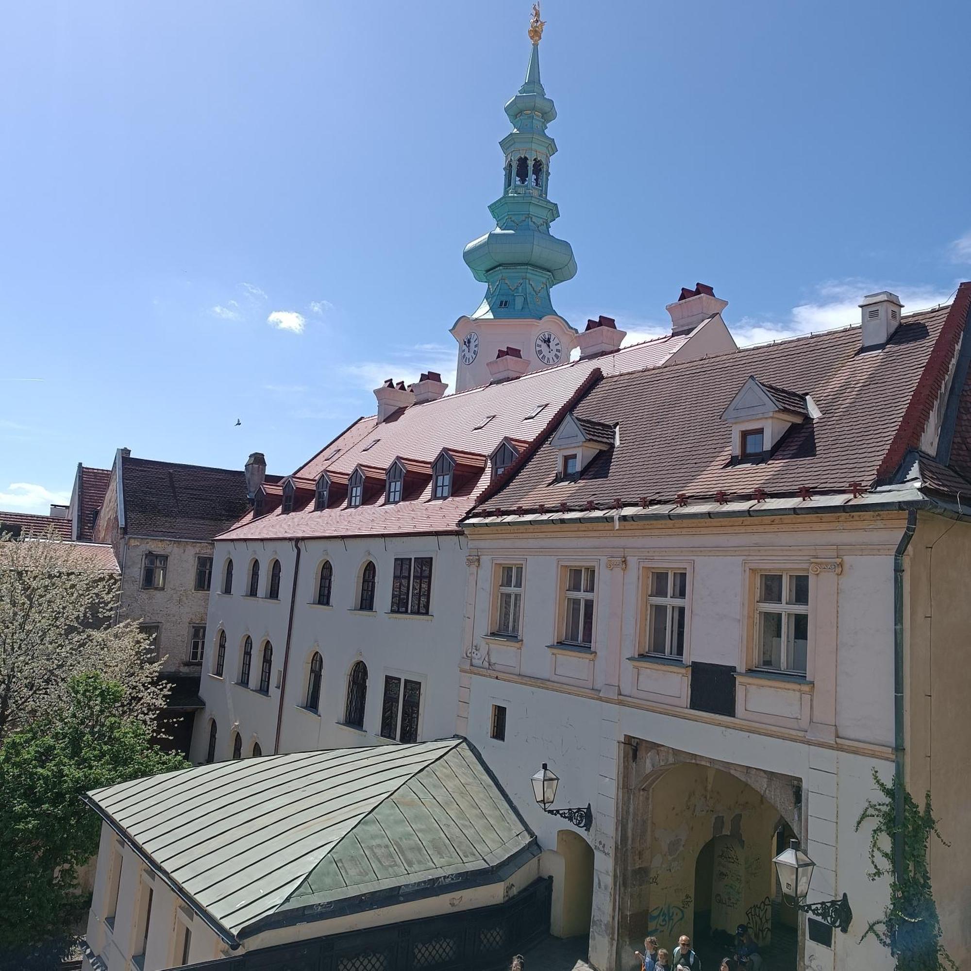 Krasny Byt S Vyhladmi V Historickom Centre Bratislava Room photo